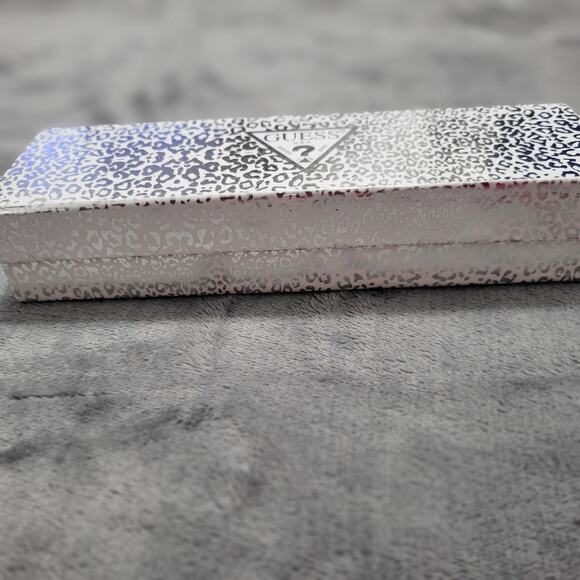 Guess Silver Tone Heart Charm Bracelet Gift Box Charm Bracelet - Picture 5 of 16